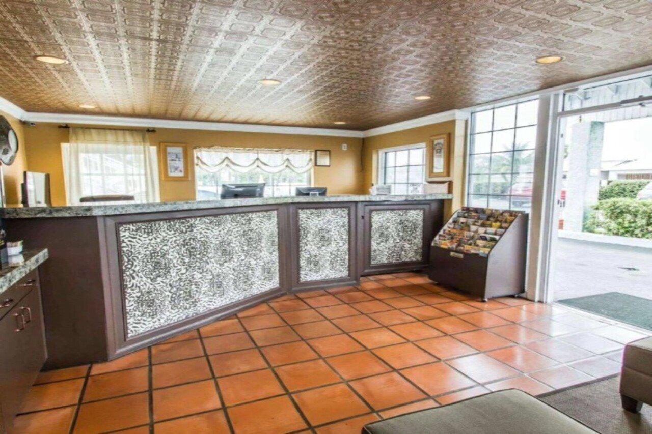 Econo Lodge Cocoa Beach - Near The Port מראה חיצוני תמונה