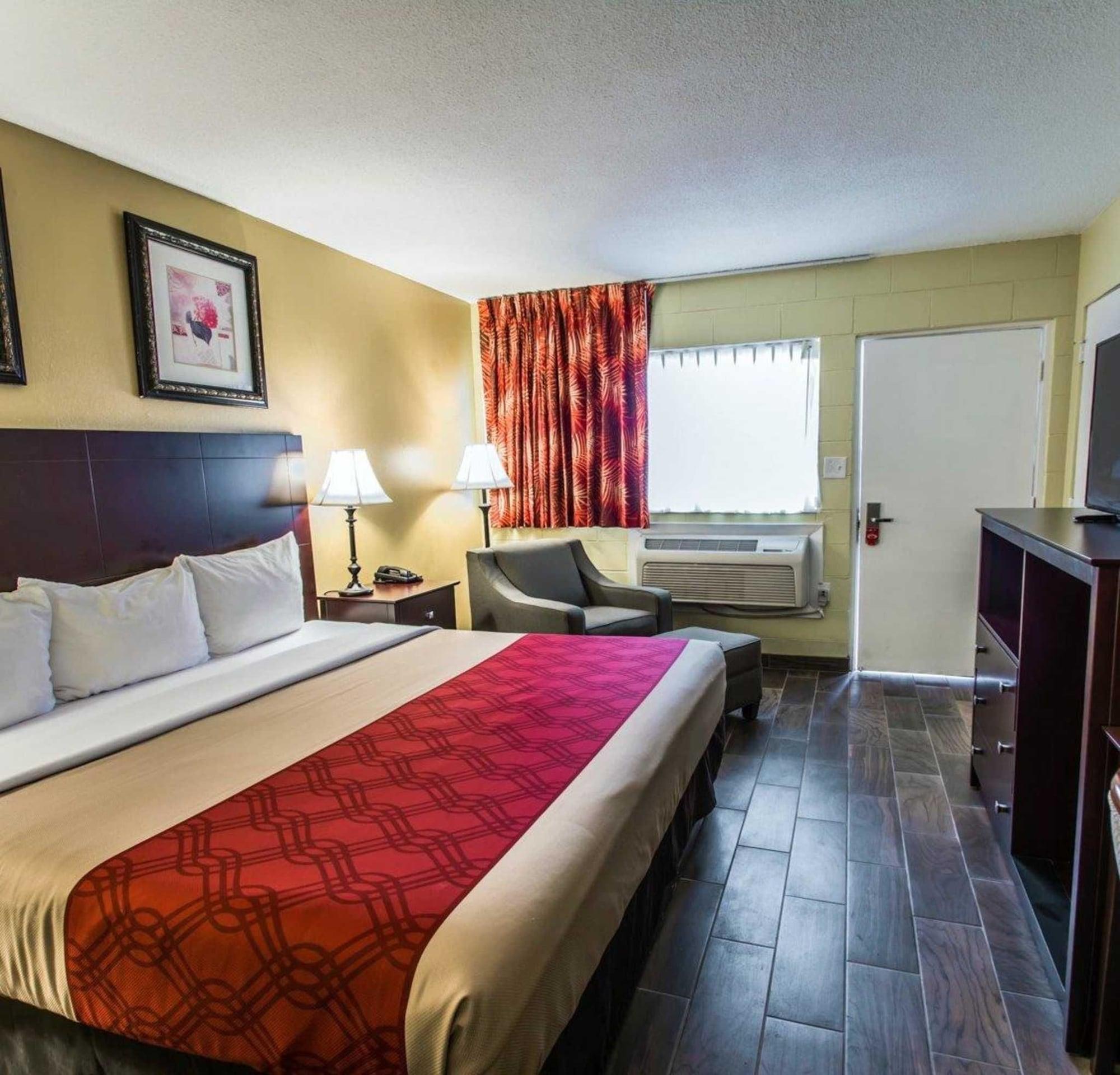 Econo Lodge Cocoa Beach - Near The Port מראה חיצוני תמונה