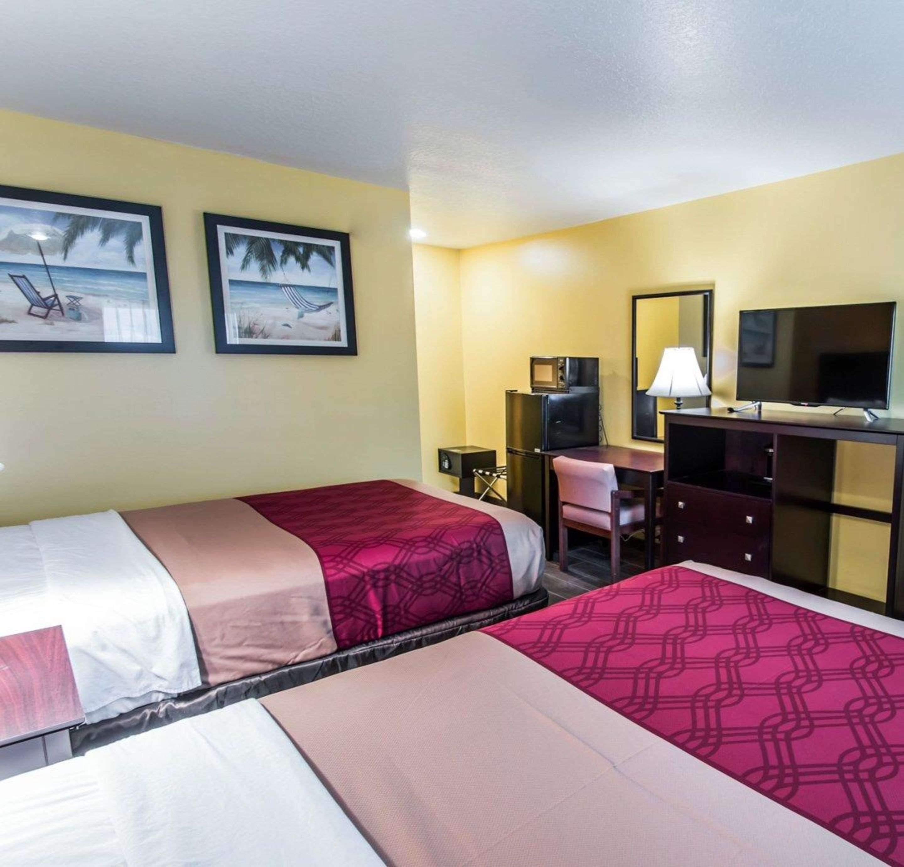 Econo Lodge Cocoa Beach - Near The Port מראה חיצוני תמונה