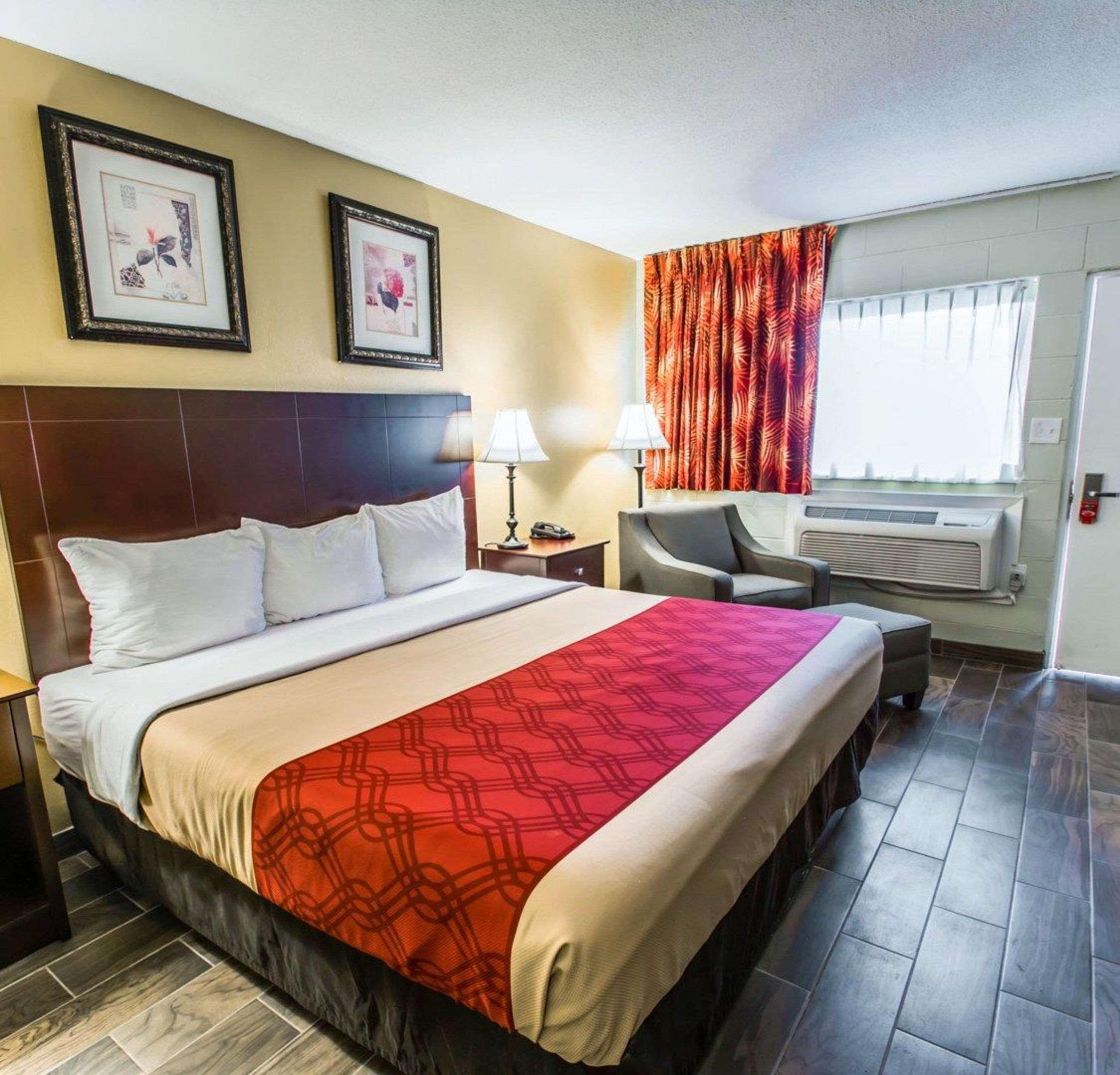 Econo Lodge Cocoa Beach - Near The Port מראה חיצוני תמונה