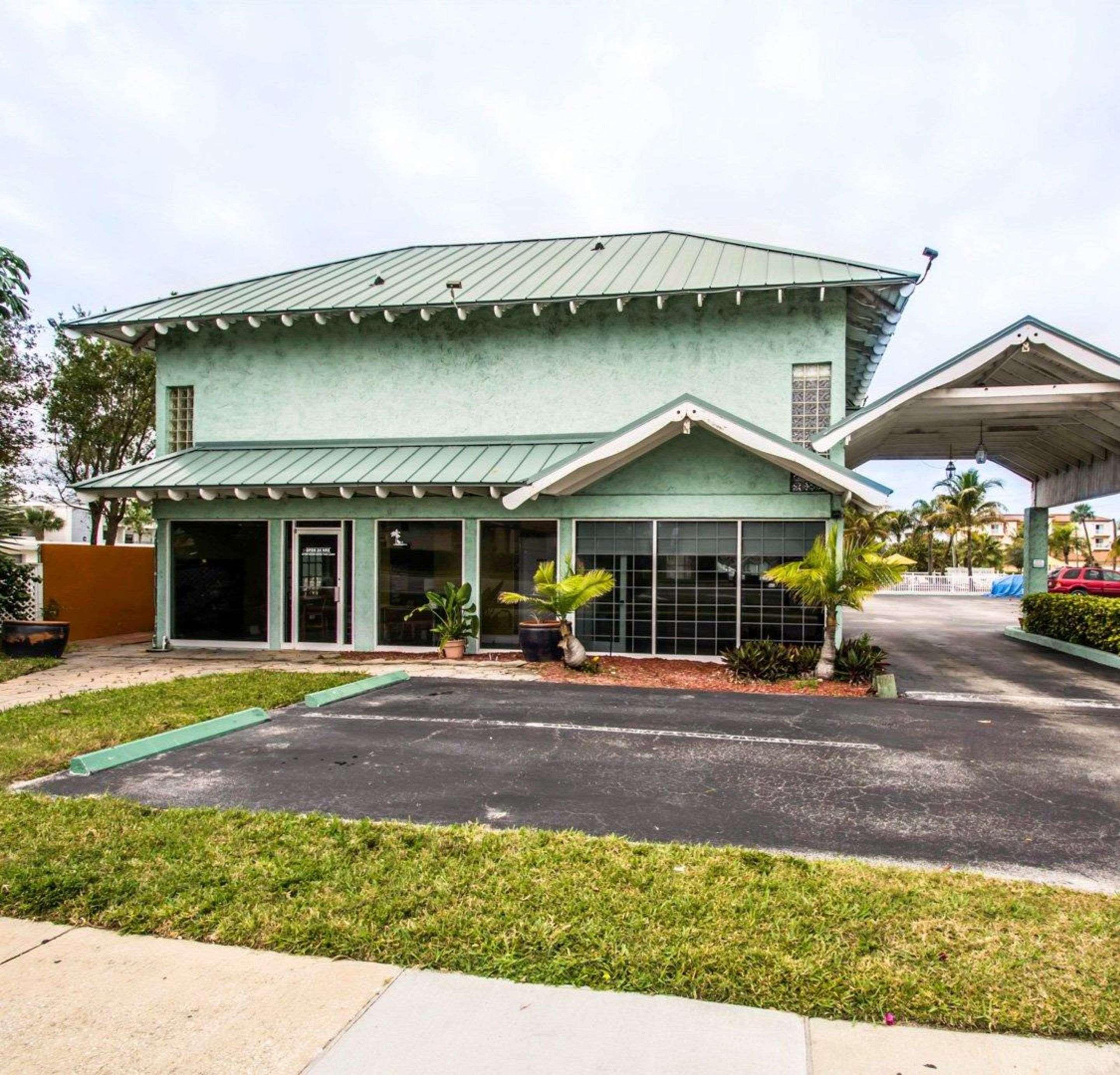 Econo Lodge Cocoa Beach - Near The Port מראה חיצוני תמונה