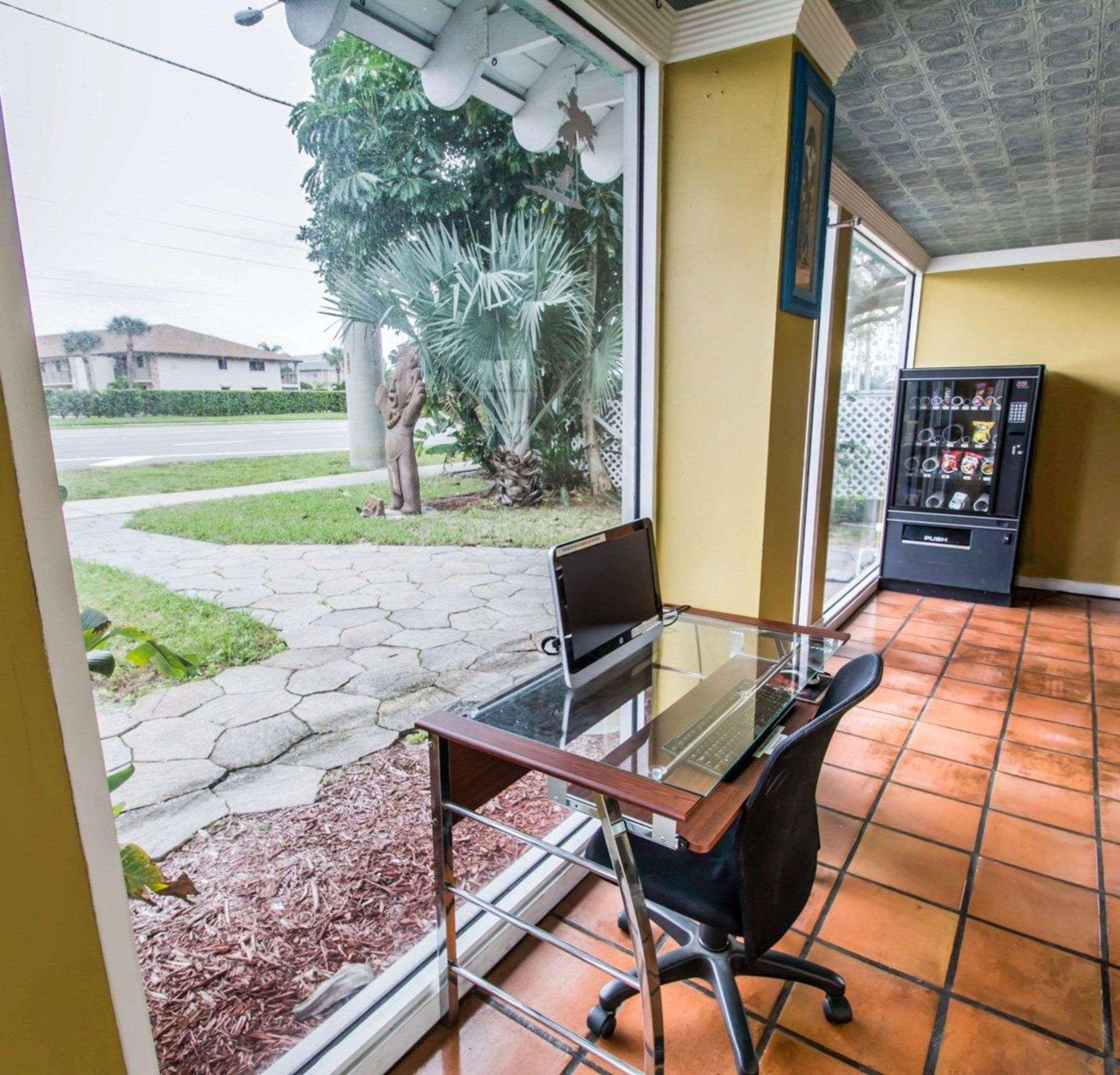 Econo Lodge Cocoa Beach - Near The Port מראה חיצוני תמונה