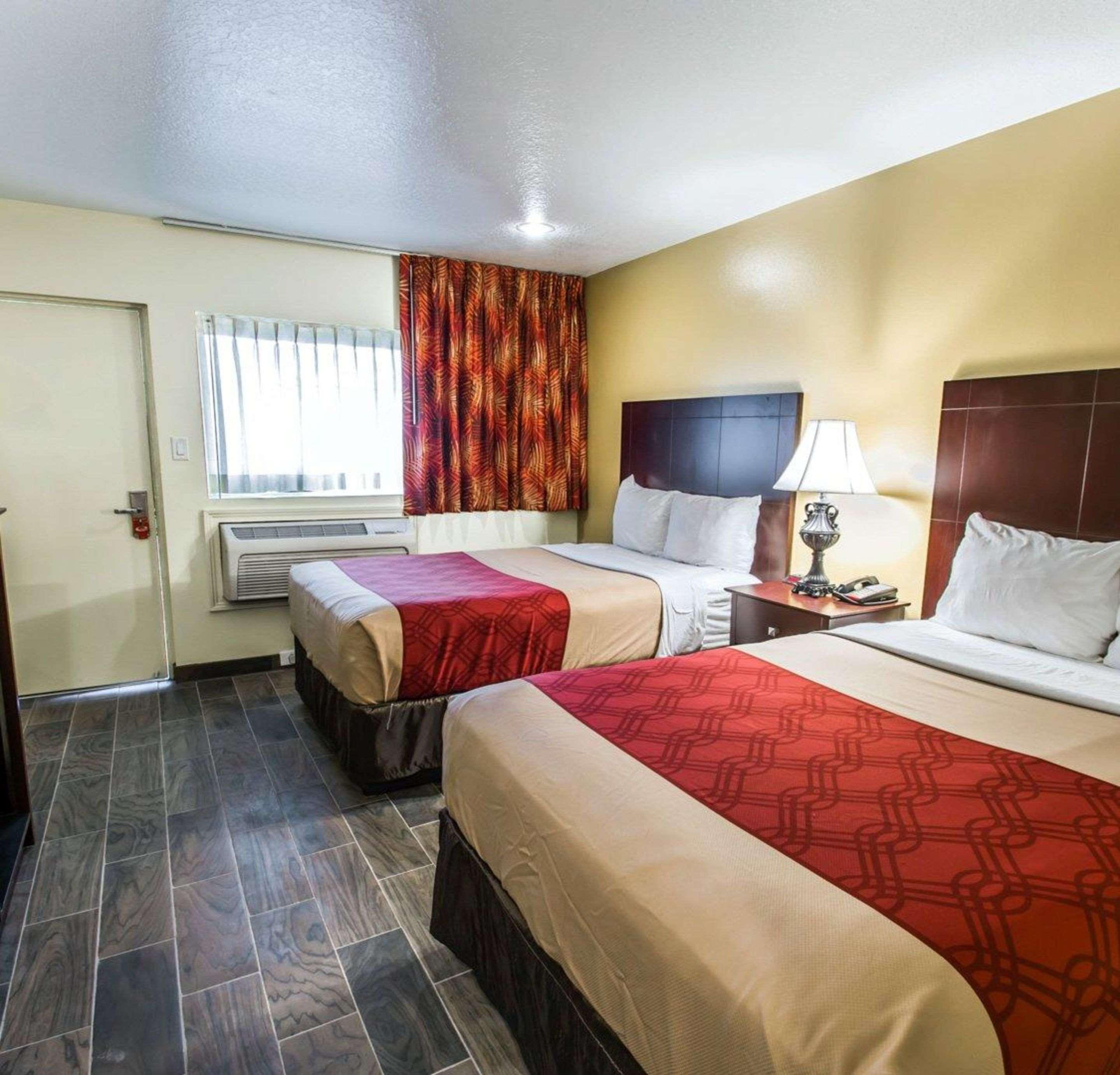 Econo Lodge Cocoa Beach - Near The Port מראה חיצוני תמונה