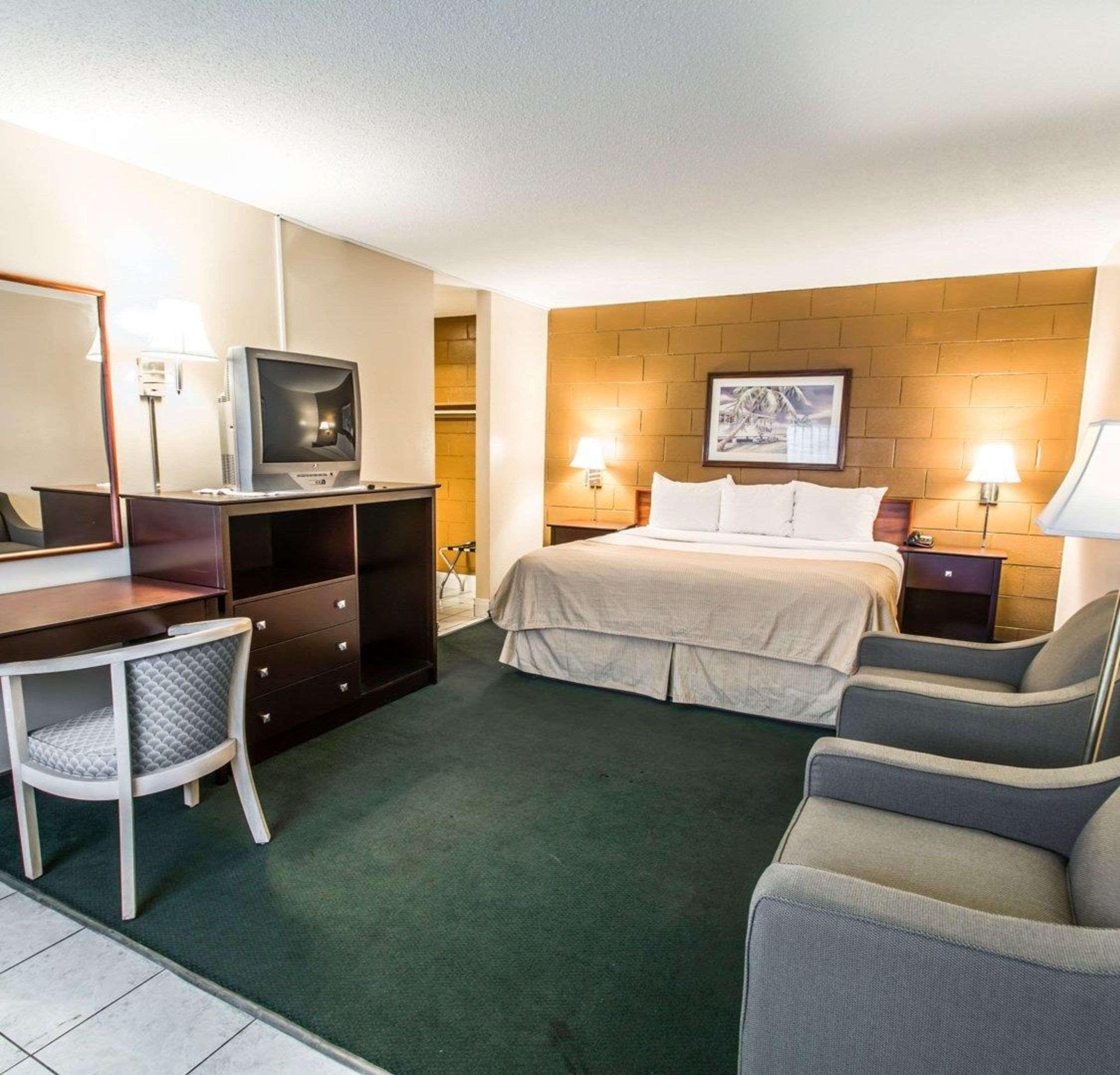Econo Lodge Cocoa Beach - Near The Port מראה חיצוני תמונה
