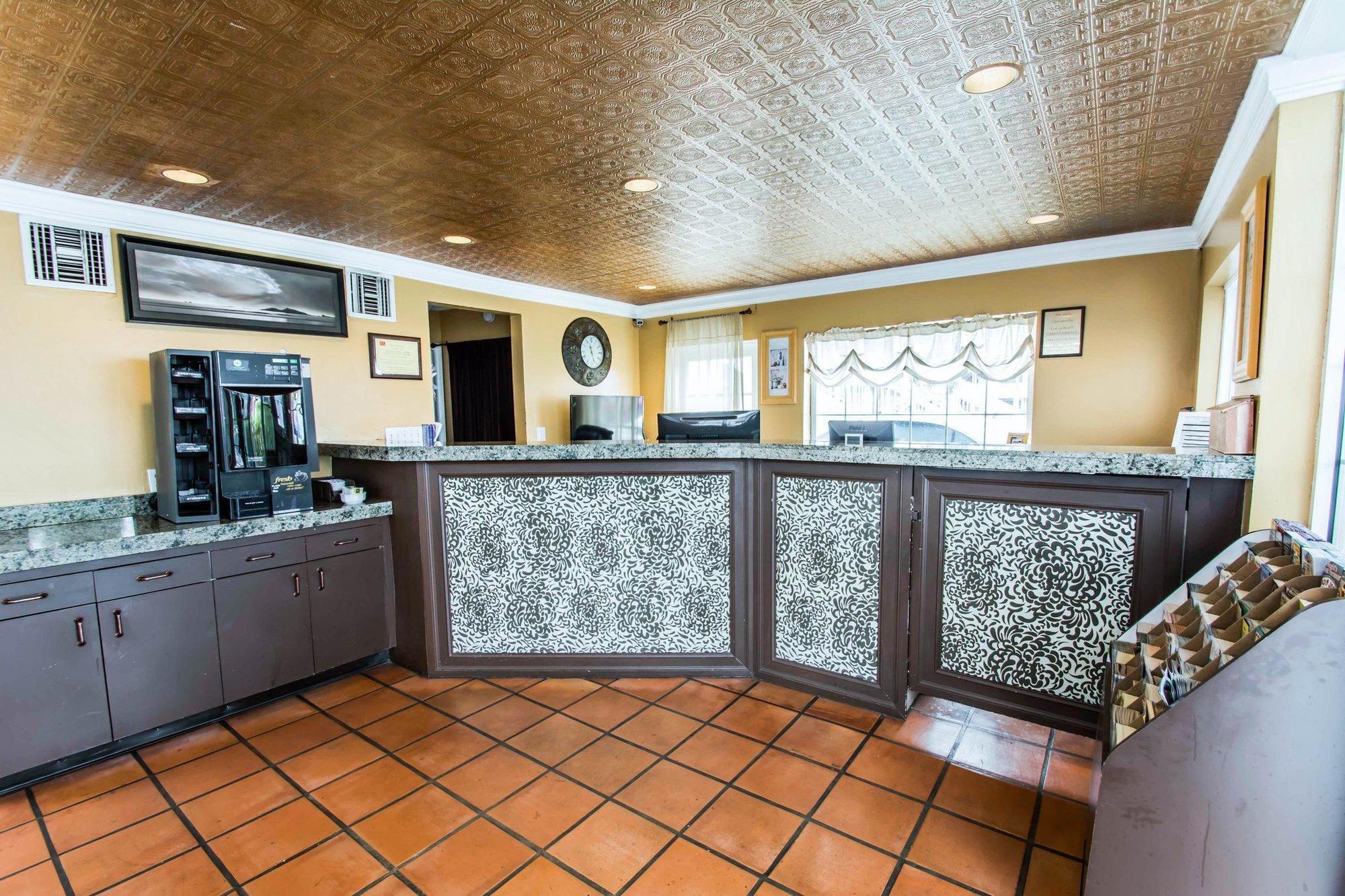Econo Lodge Cocoa Beach - Near The Port מראה חיצוני תמונה