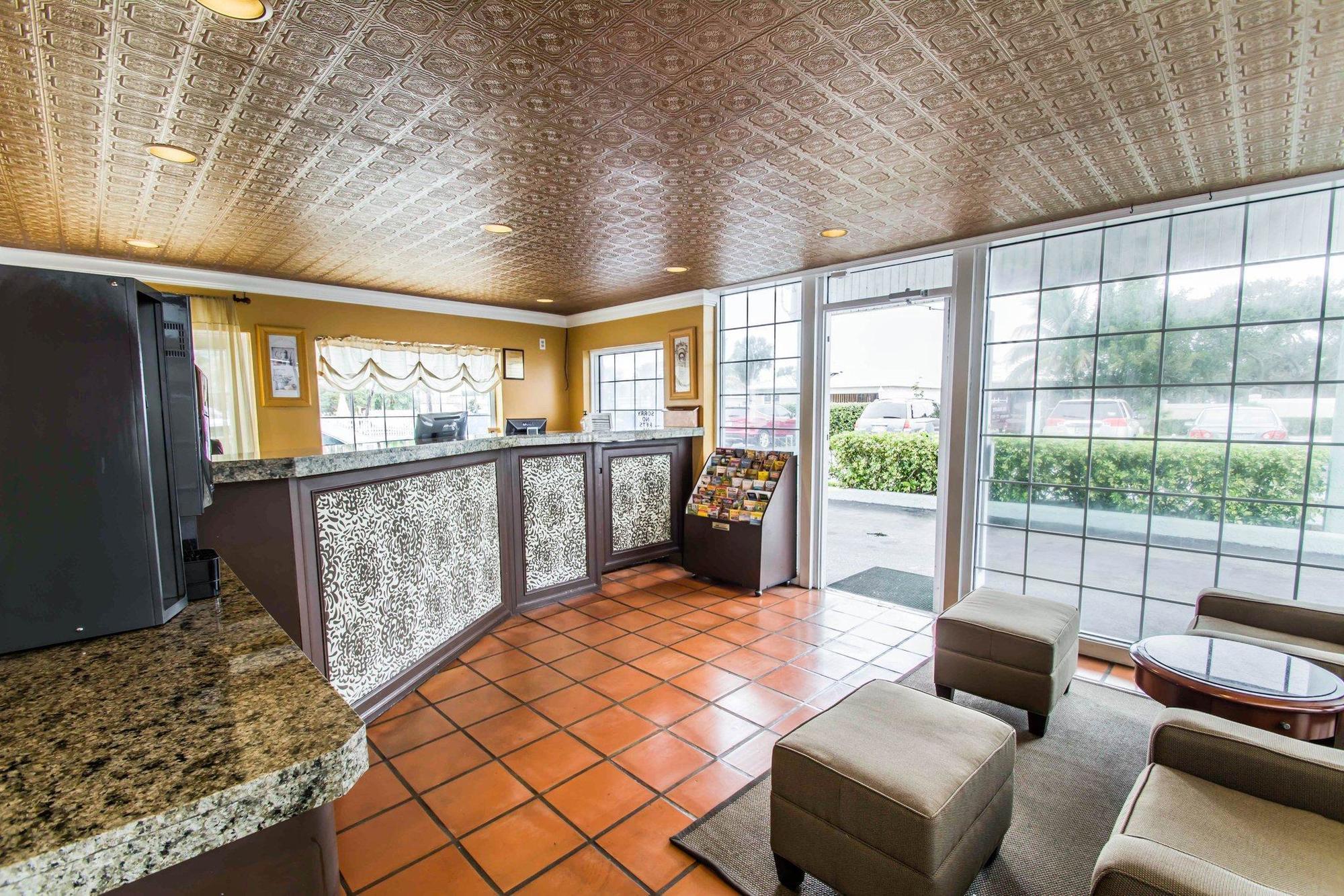 Econo Lodge Cocoa Beach - Near The Port מראה חיצוני תמונה