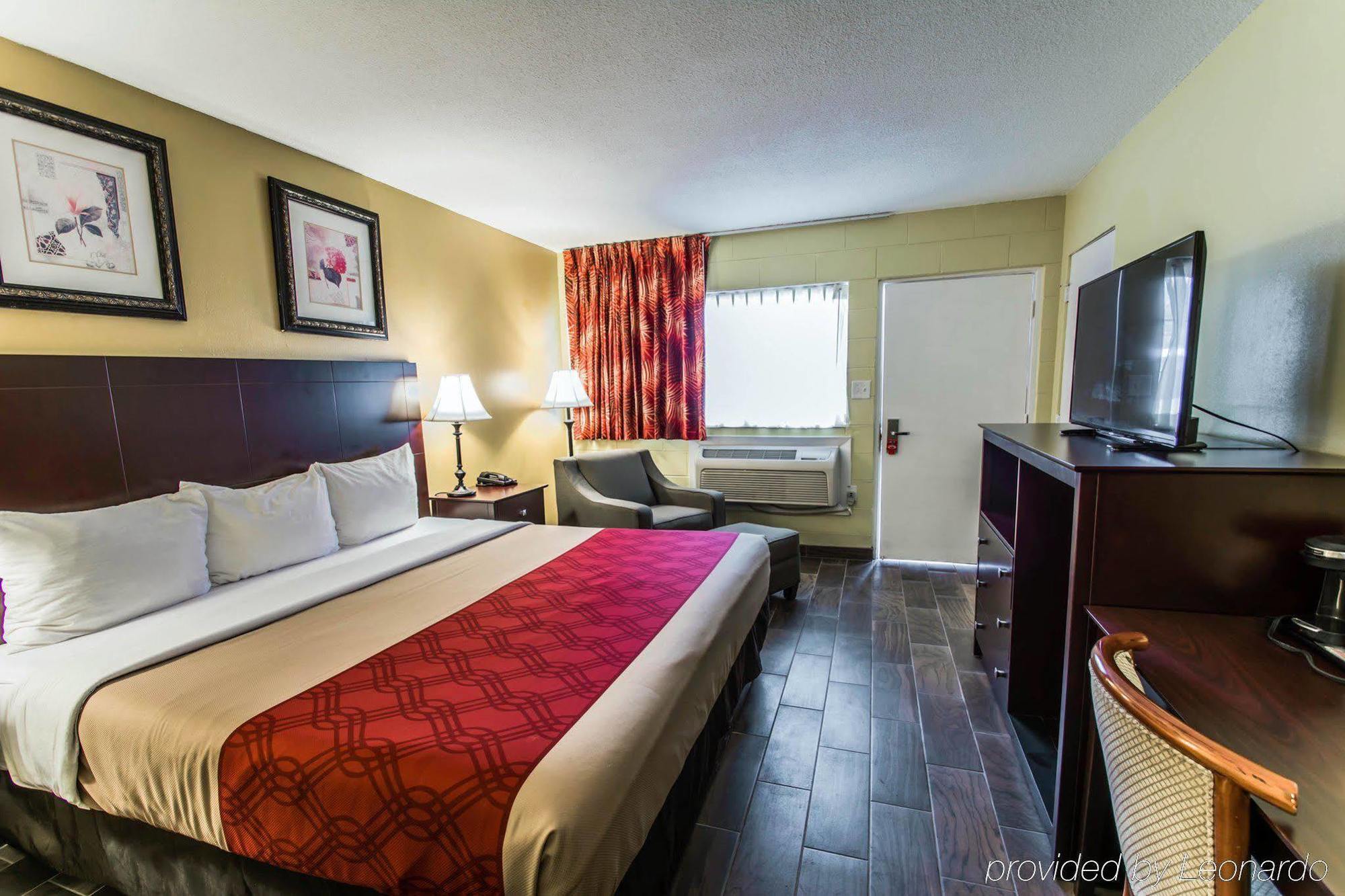 Econo Lodge Cocoa Beach - Near The Port מראה חיצוני תמונה